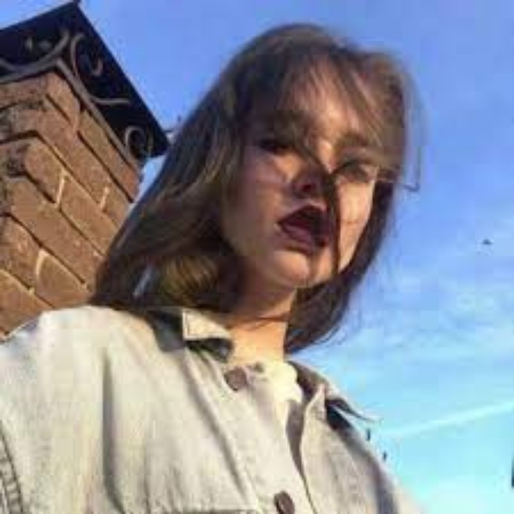 Meet your Posher, Levi